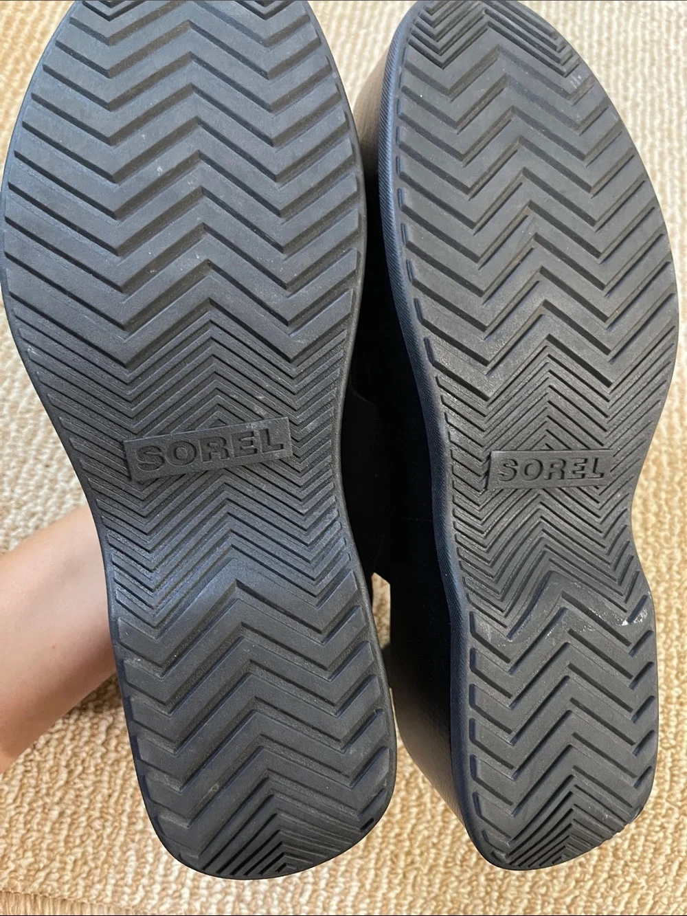 Sorel daysprin Leather Cross-Strap Slingback Sandals